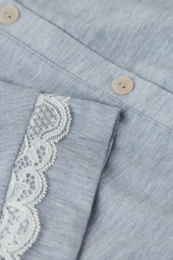 Chemise de nuit ouverte devant avec dÉtails en dentelle