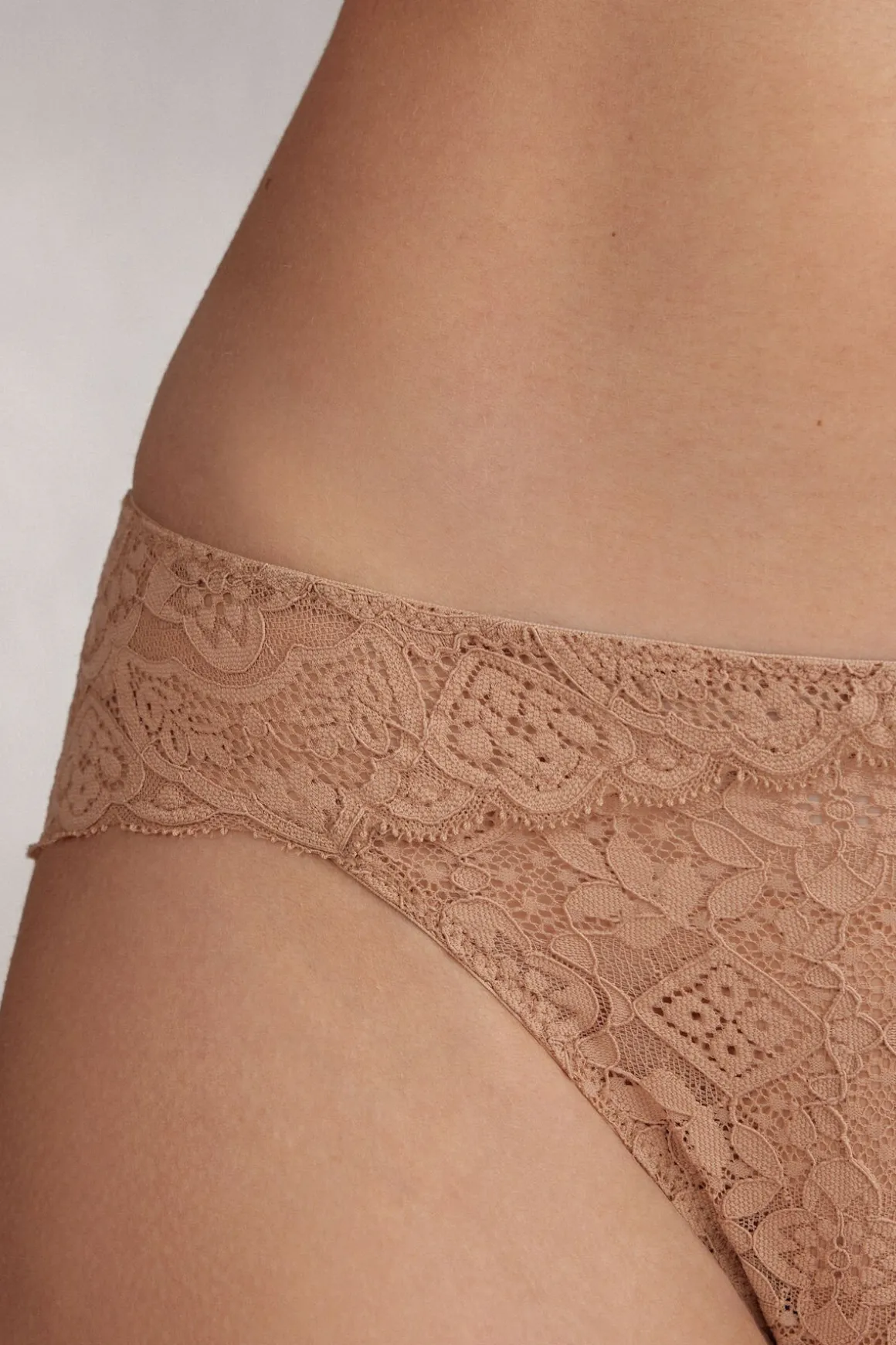 Culotte en Dentelle à Taille Basse