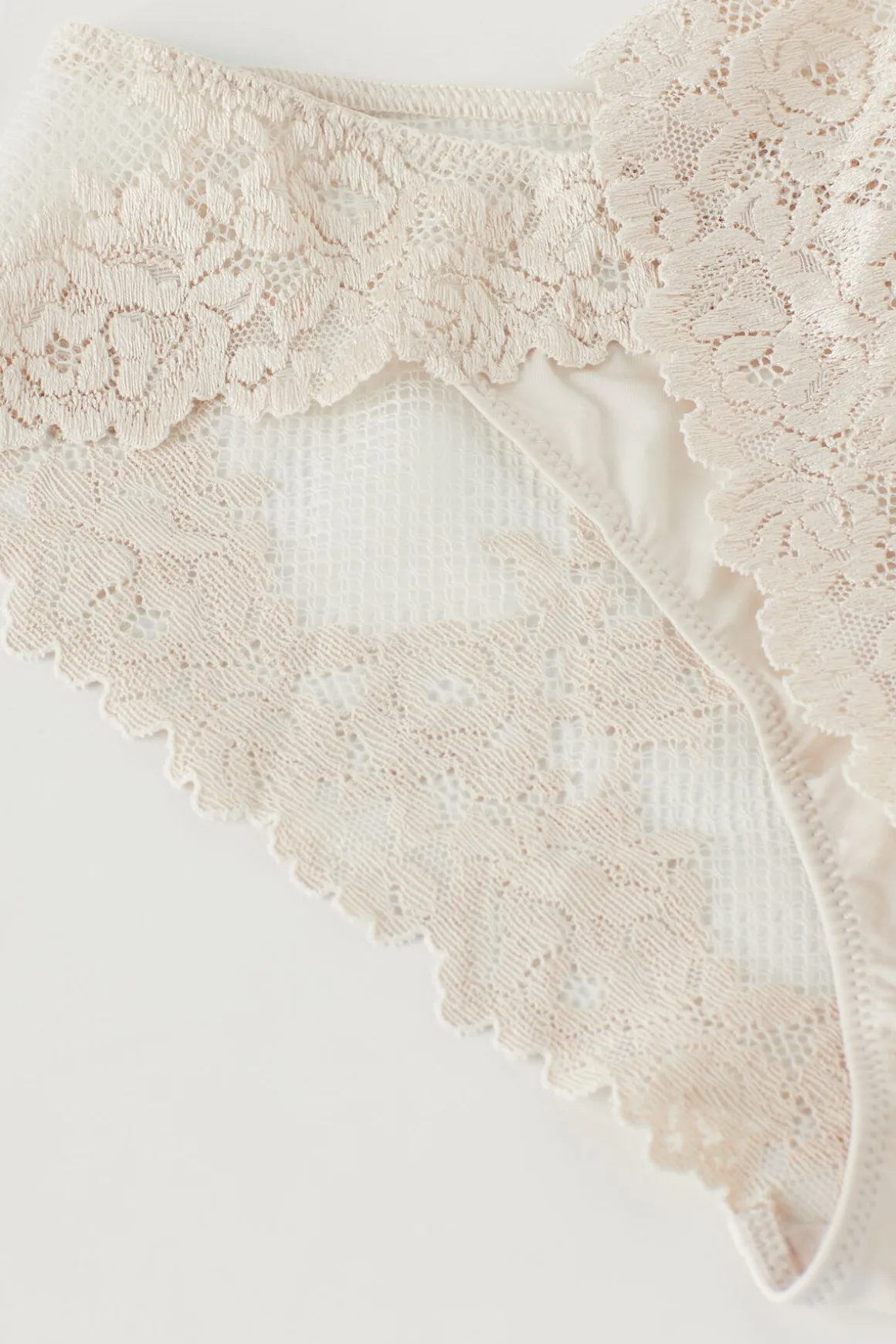 Culotte femme en dentelle florale