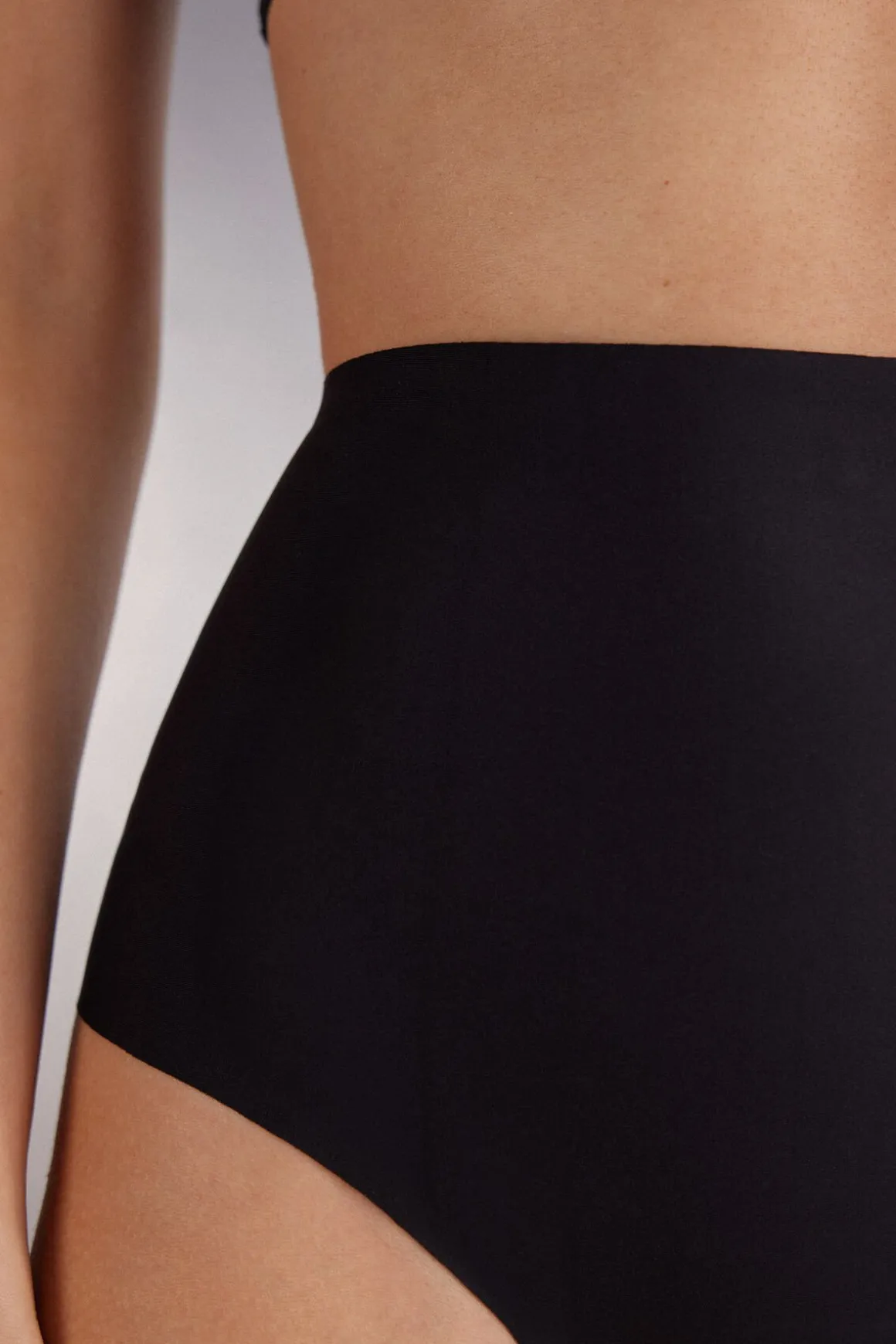 Culotte taille haute en microfibre sans couture