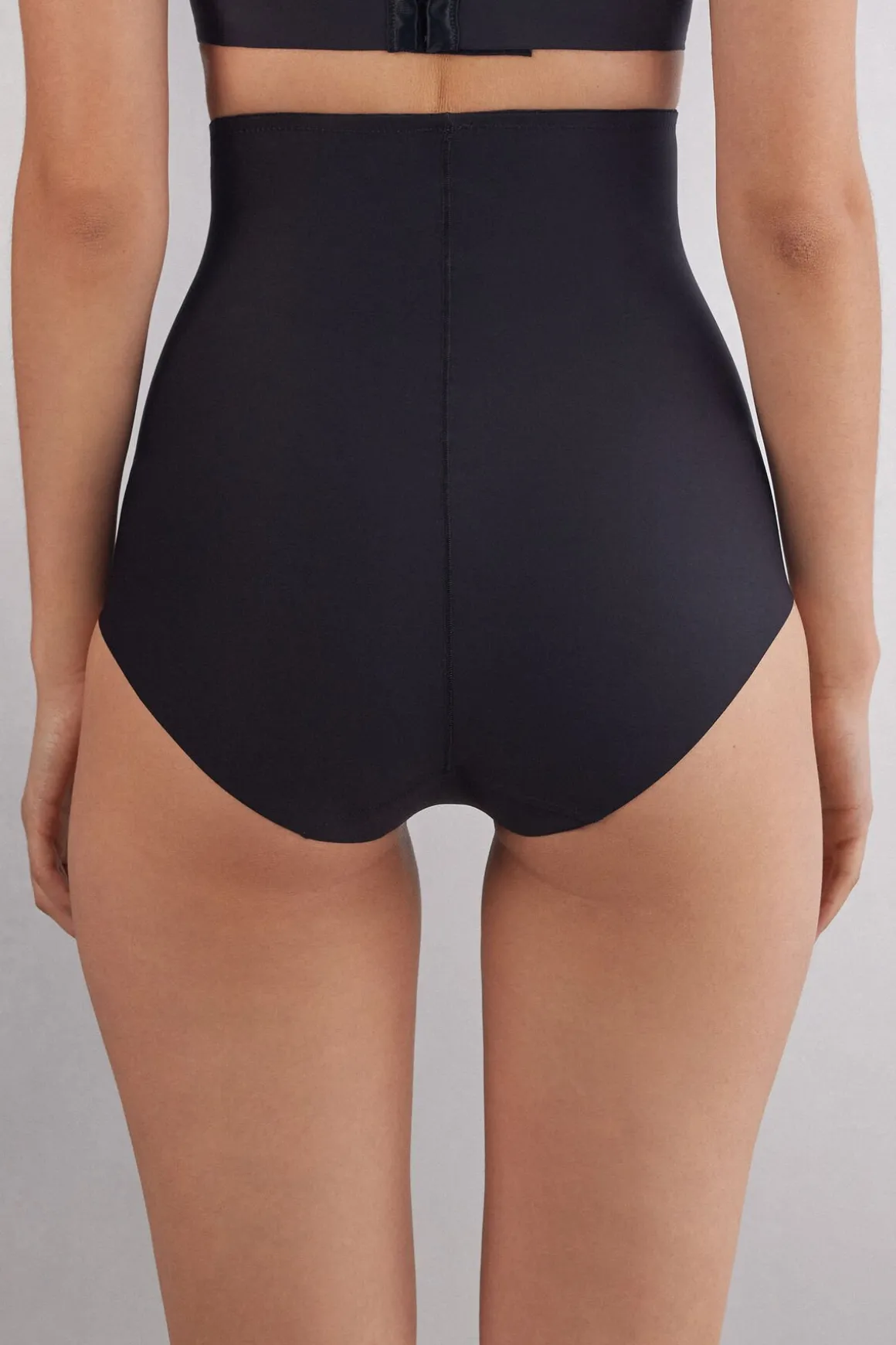 Culotte taille haute modelante en microfibre sans couture