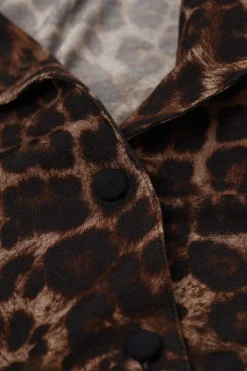 Haut de pyjama manches longues ouvert devant en modal LUXURIOUS LEOPARD