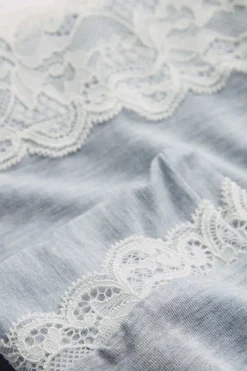 Haut de pyjama ouvert devant en modal et dentelle