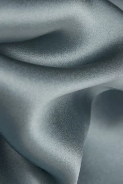 Nuisette en soie et dentelle