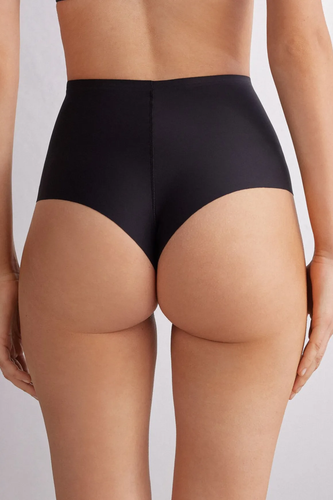 Shorty tanga taille haute en microfibre sans couture