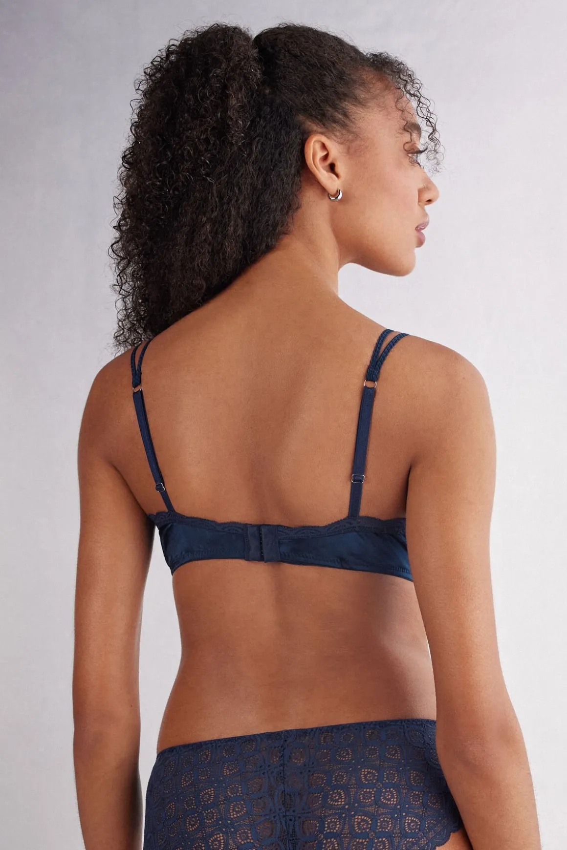 Soutien-gorge triangle sans armatures en soie TIZIANA