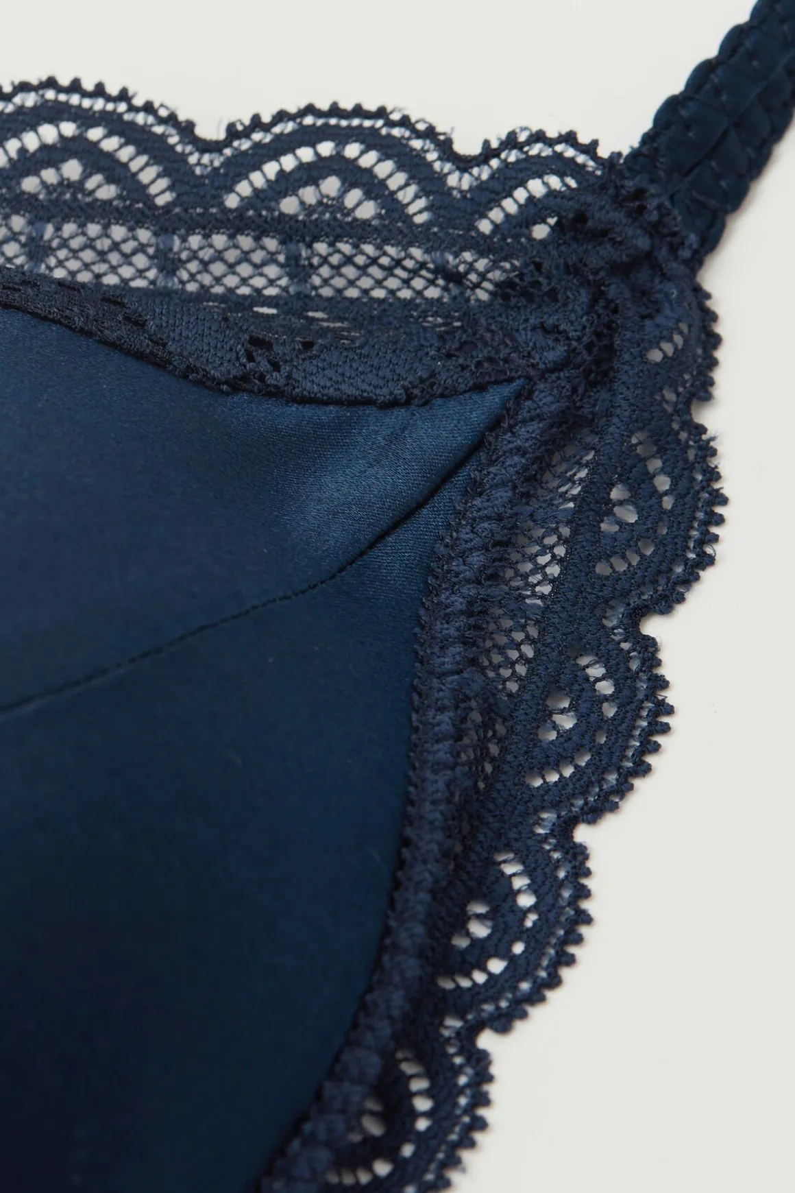 Soutien-gorge triangle sans armatures en soie TIZIANA