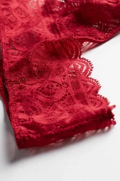 Tanga dentelle femme