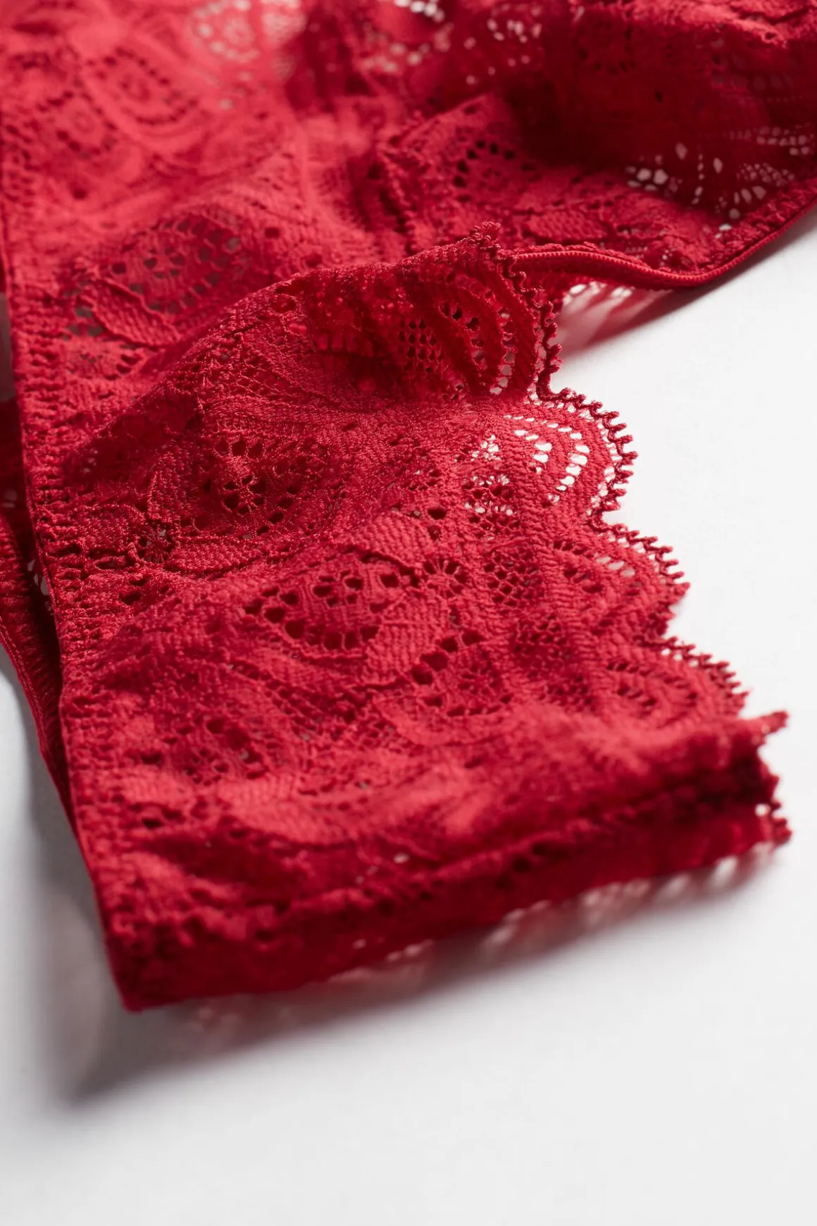 Tanga dentelle femme