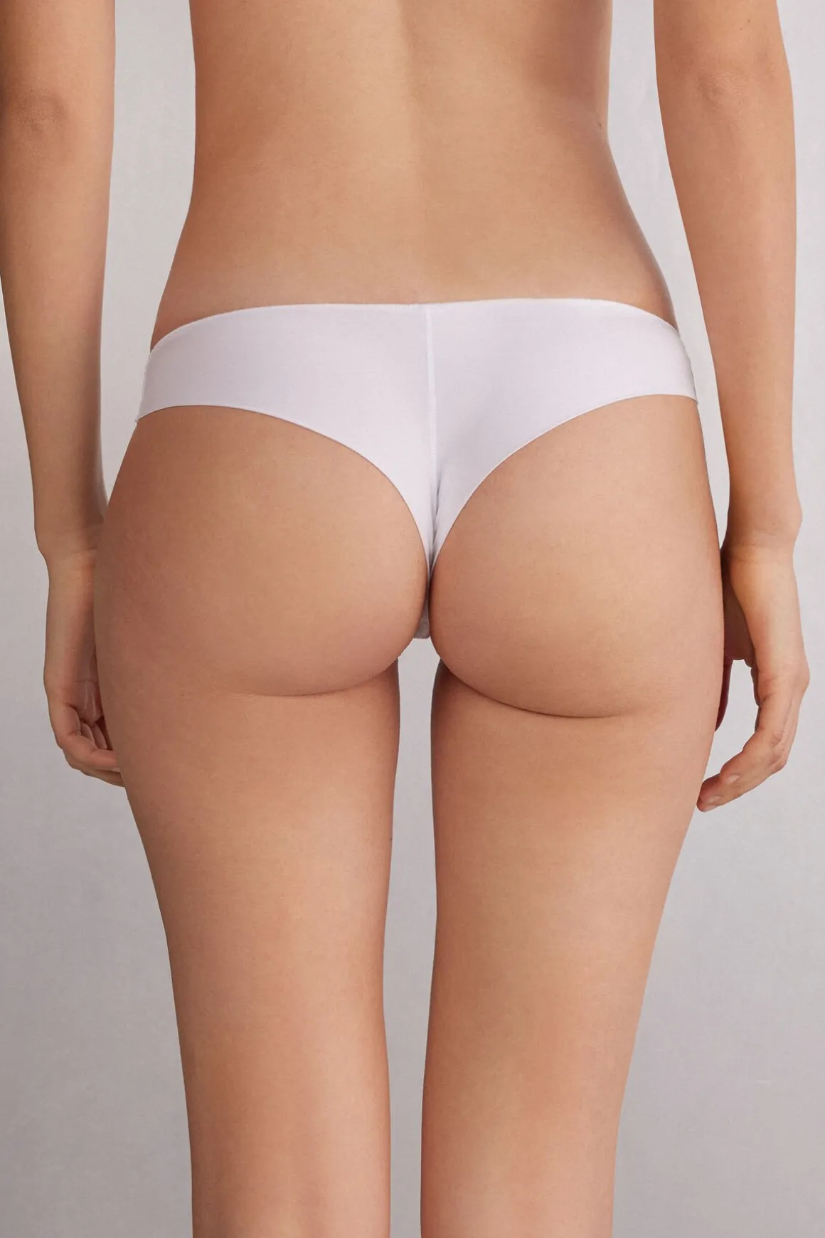 Tanga en Dentelle et Microfibre