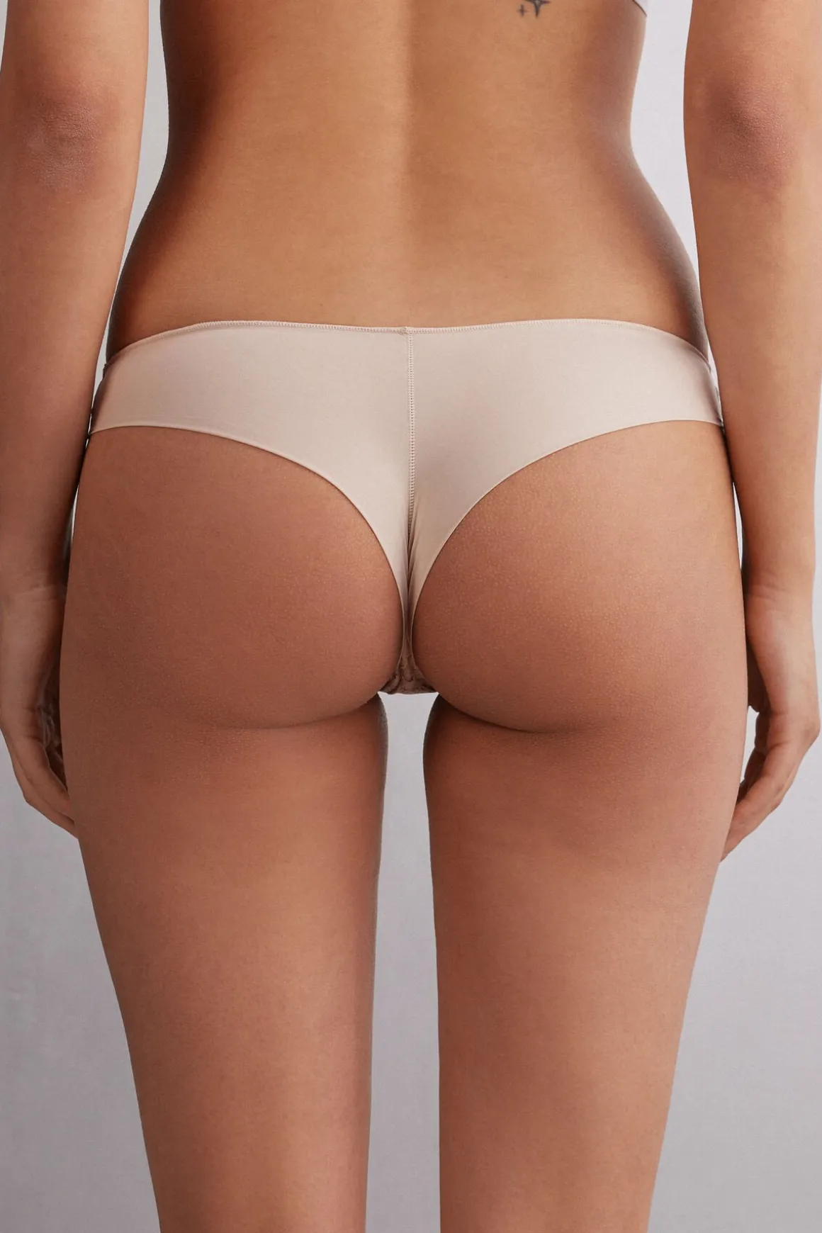 Tanga en Dentelle et Microfibre