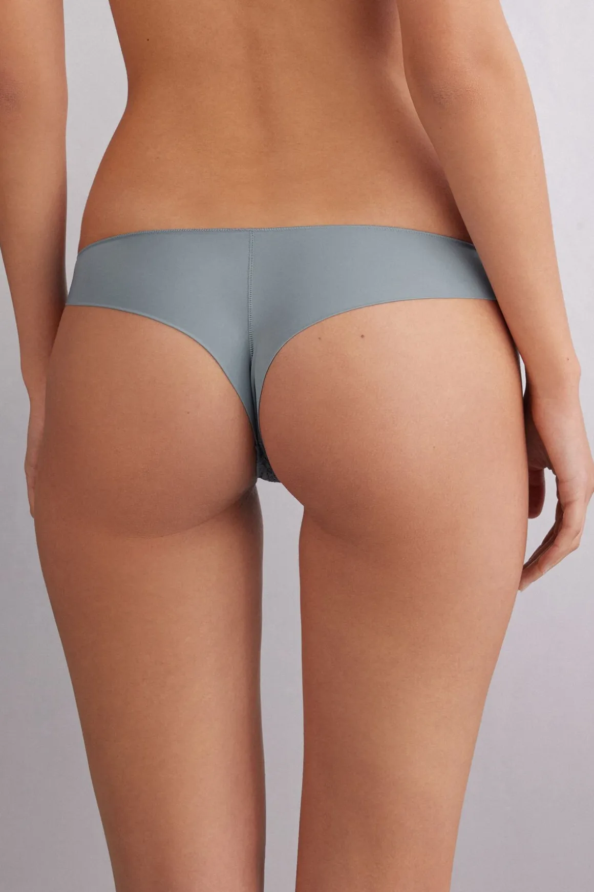 Tanga en Dentelle et Microfibre