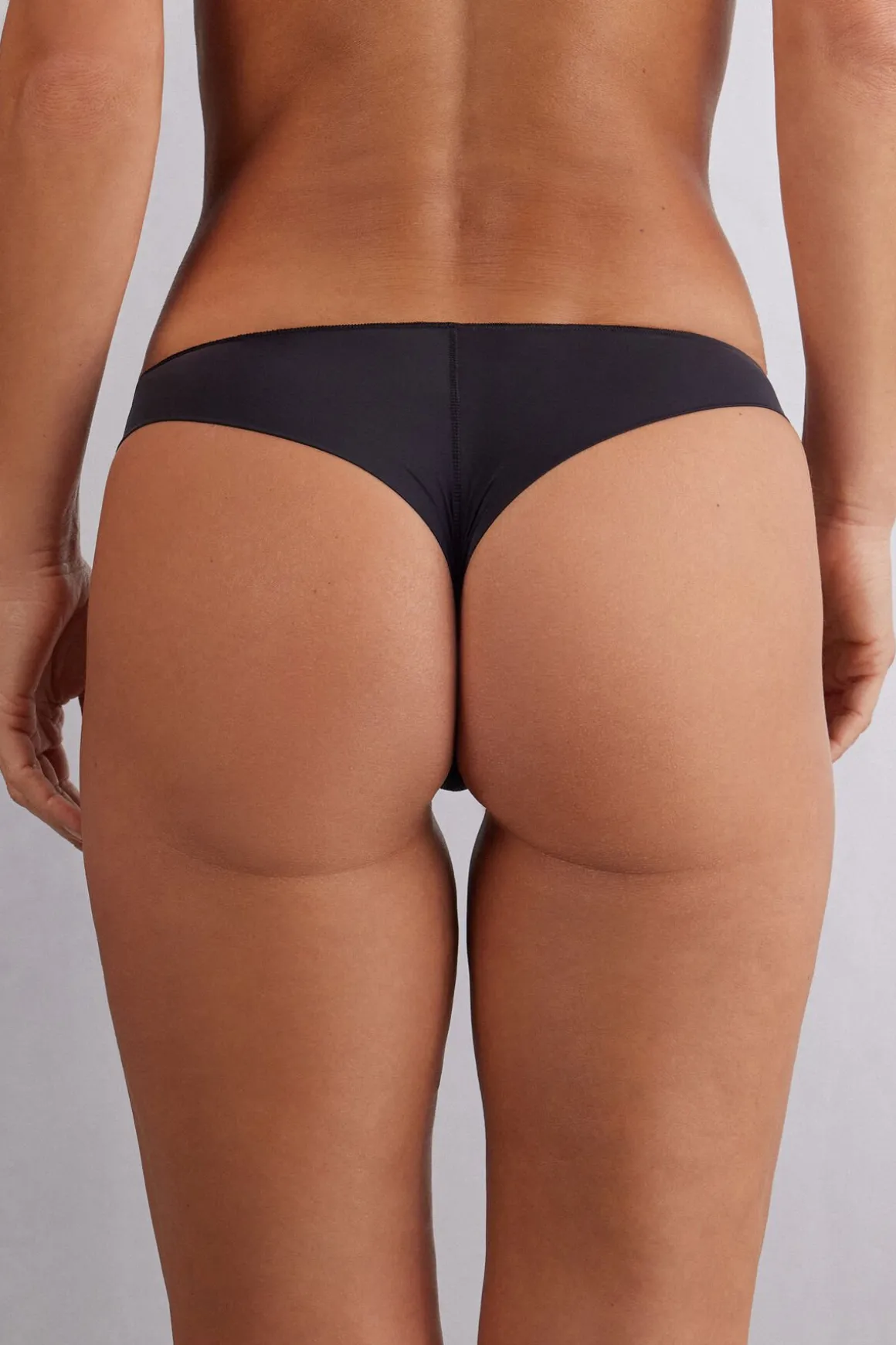 Tanga en Dentelle et Microfibre