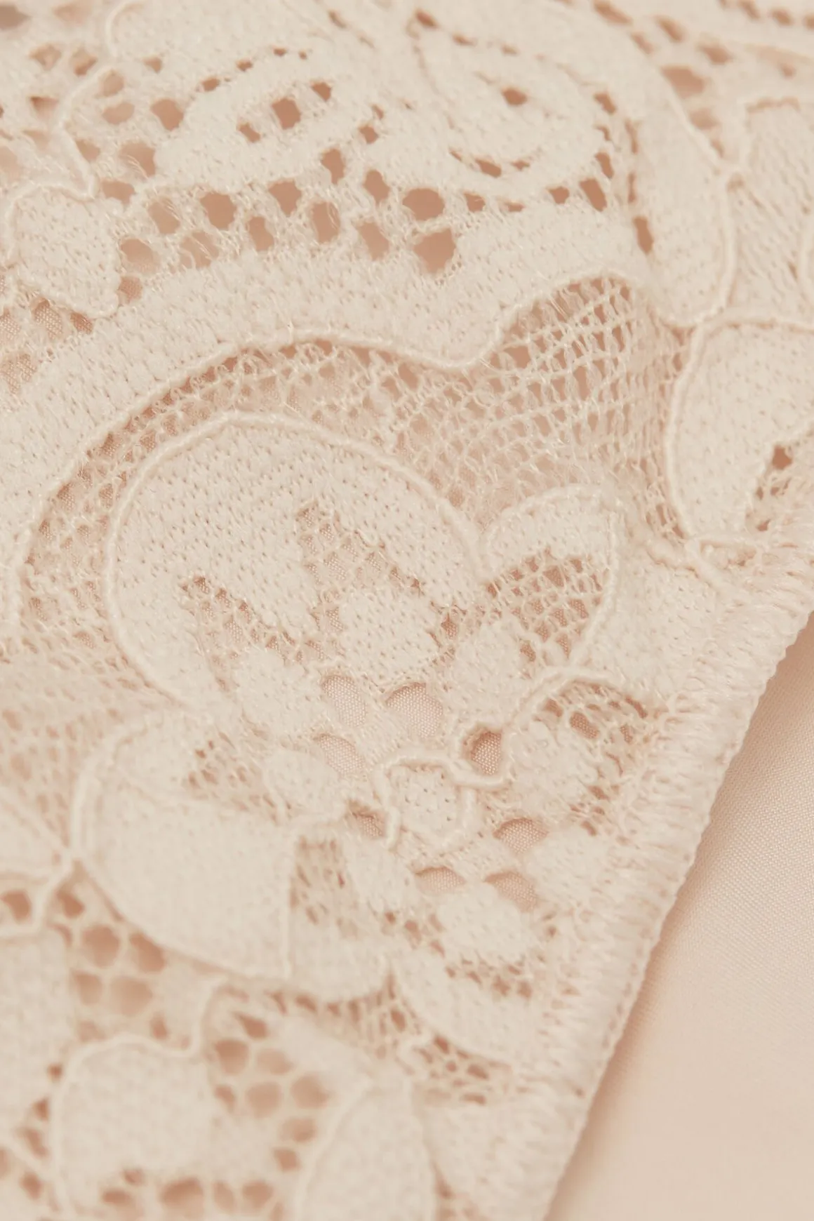Tanga en Dentelle et Microfibre