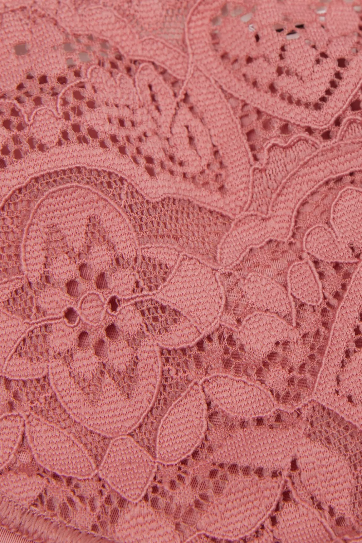 Tanga en Dentelle et Microfibre