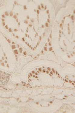 Tanga en dentelle style annÉes 80