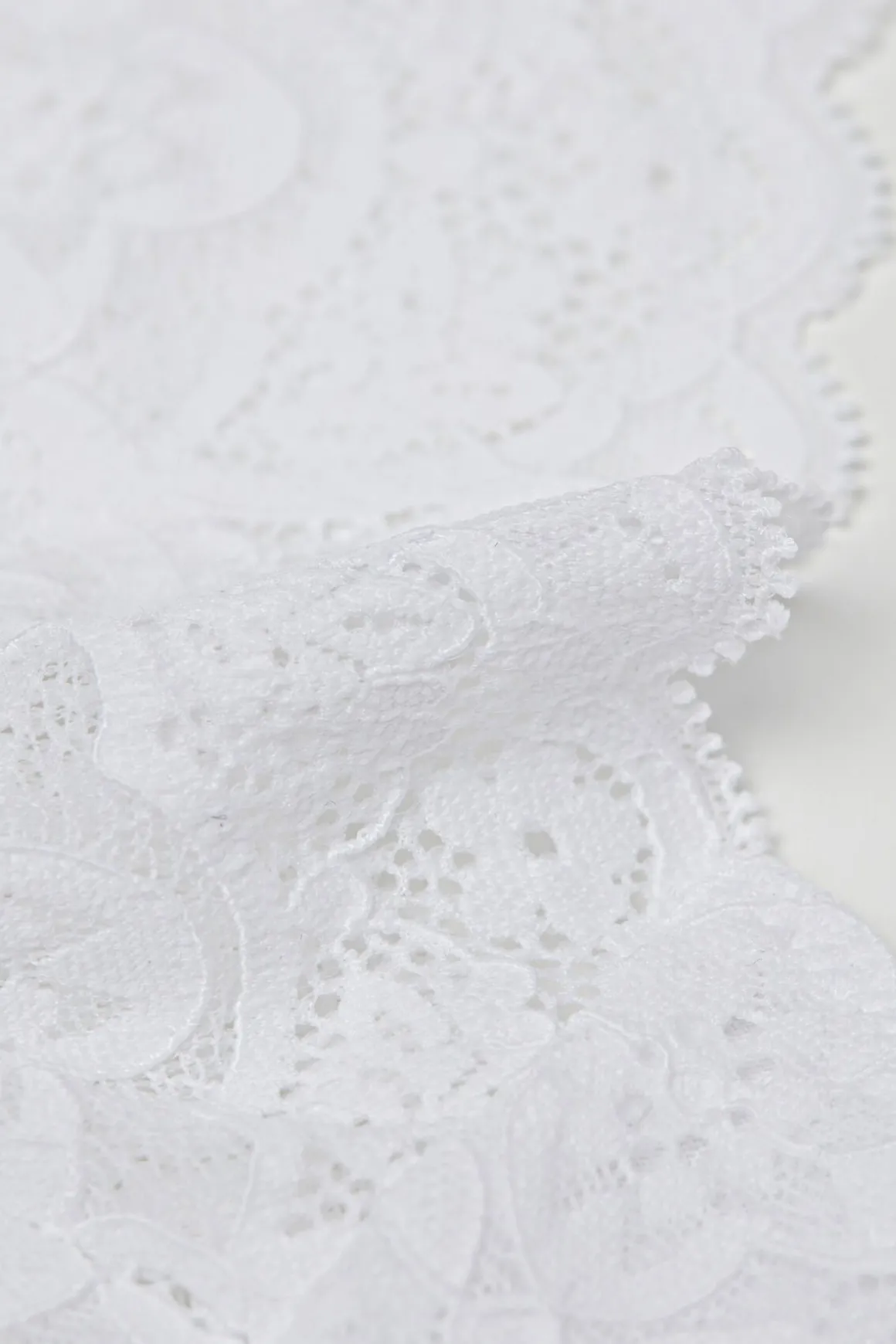 Tanga en dentelle style annÉes 80