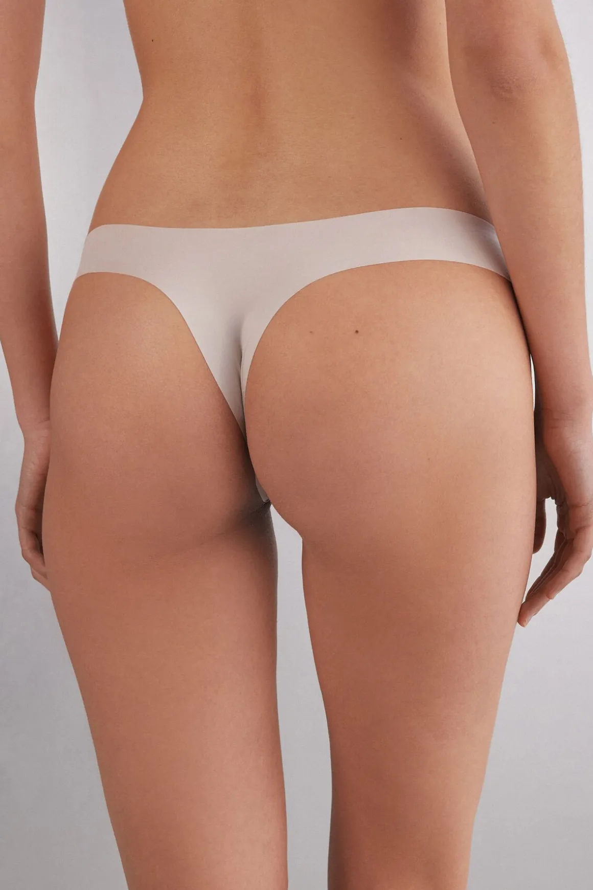 Tanga en microfibre ultra lÉger sans coutures