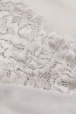 Tanga femme en dentelle florale