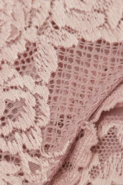 Tanga femme en dentelle florale