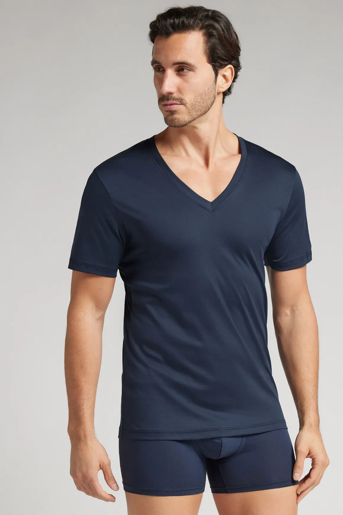T-shirt à col en V en coton Premium mercerisÉ