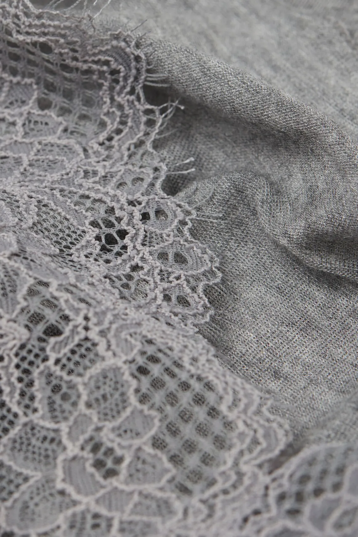 T-shirt manches longues en cachemire et dentelle